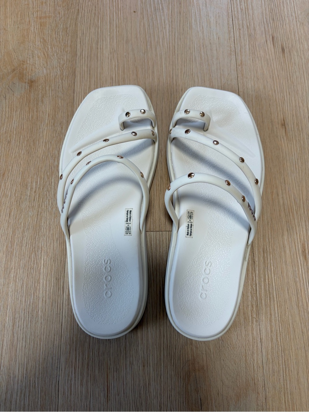 CROCS Women’s Miami Toe Loop Studded Sandals - Picture 2 of 6